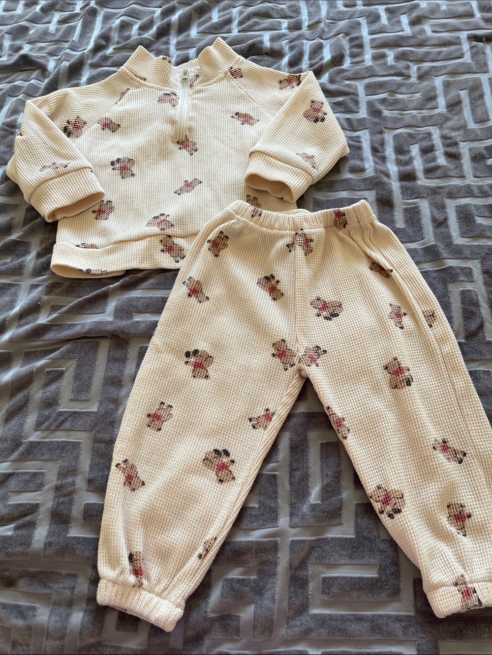 Kids Cream Waffle-Knit Set with teddy bear Print